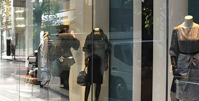 3MTM Window Films provide clear views into a downtown window display while protecting the merchandise inside from theft.
