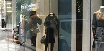Escaparate de una tienda de ropa.
