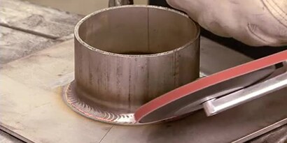 Deburring a Stainless Steel Weld with Scotch Brite Durable Flex Belt Video
