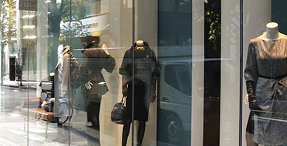 3M™ Window Films provide clear views into a downtown window display while protecting the merchandise inside from theft.
