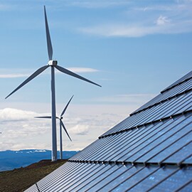 Aerogeneradores en un campo.